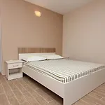 Apartman Seaside With A Swimming Pool Lumbarda, Korcula - 9303 Lumbarda