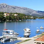 Apartman Seaside With A Swimming Pool Lumbarda, Korcula - 9303 *