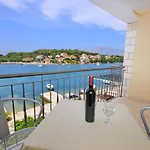 Apartman Seaside With A Swimming Pool Lumbarda, Korcula - 9303 *