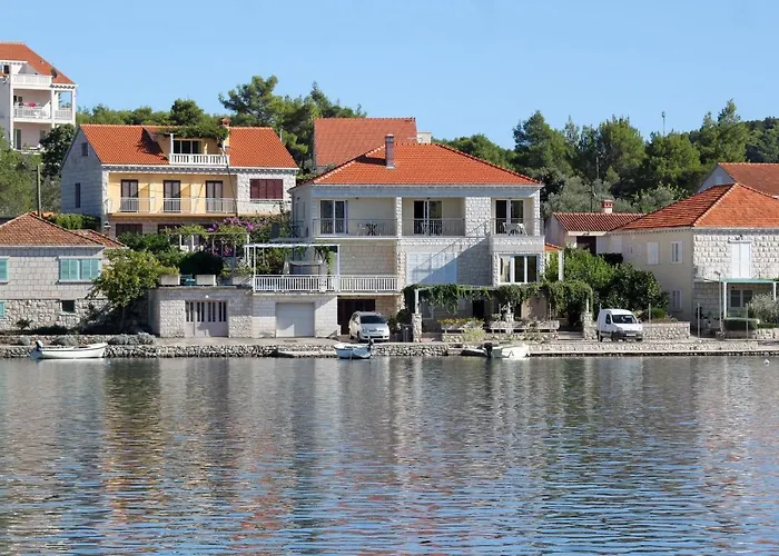 Seaside With A Swimming Pool Lumbarda, Korcula - 9303 Apartament *
